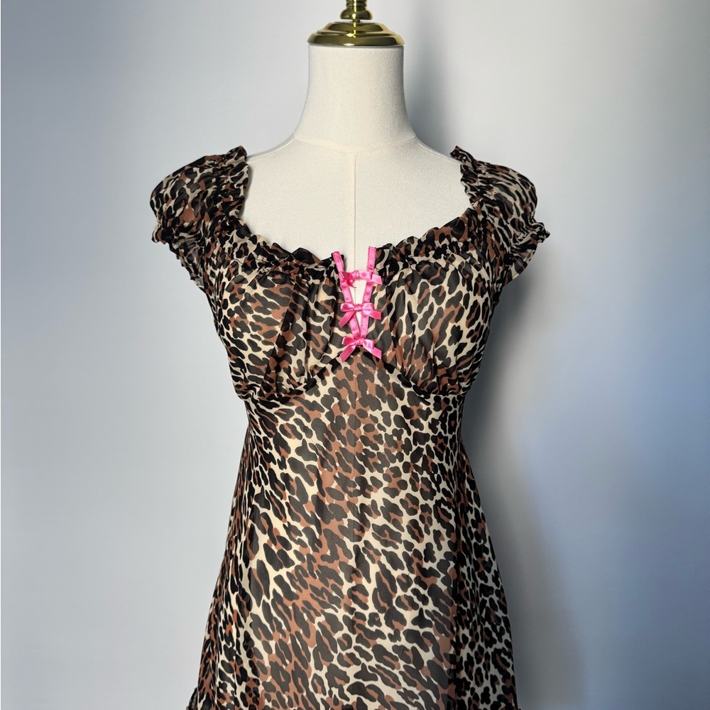 Betsey Johnson Leopard Print Chemise with Pink Accents - Picture 6 of 7